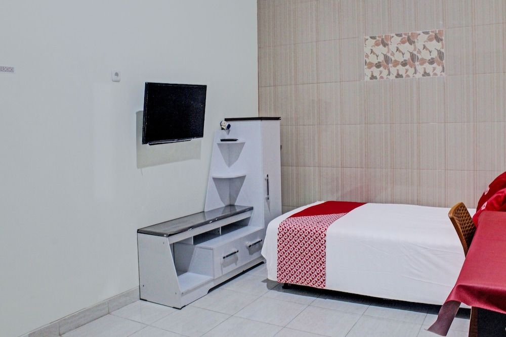 Hotel O Mariko's House Deluxe Double Room 8