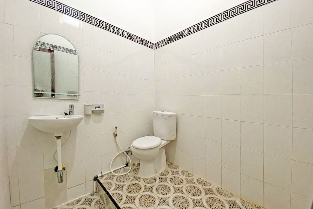 Hotel O Mariko's House Deluxe Double Room 7