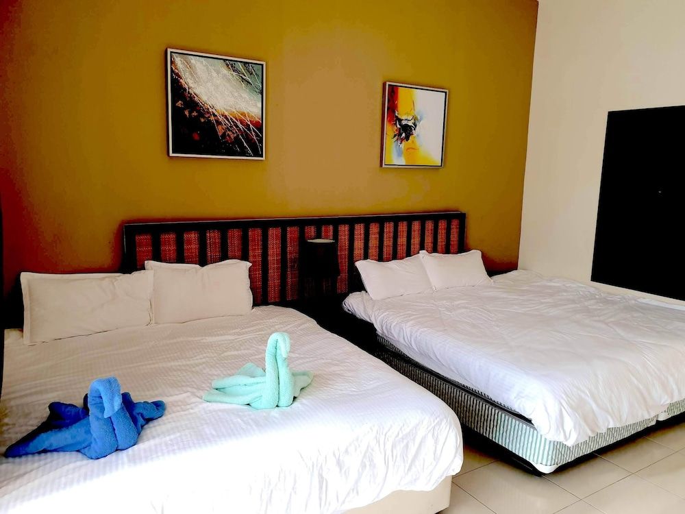 One Bedrooms (3 units)