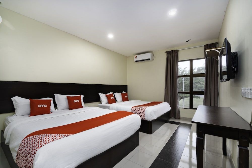 OYO 89960 Manjung Inn Hotel Family Suite