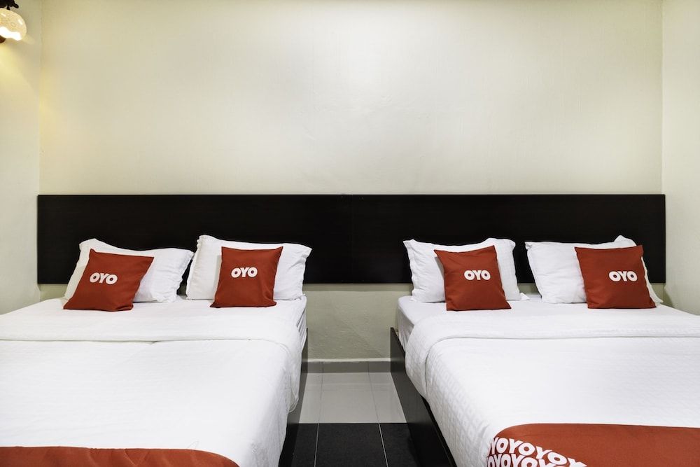 OYO 89960 Manjung Inn Hotel Family Suite 4