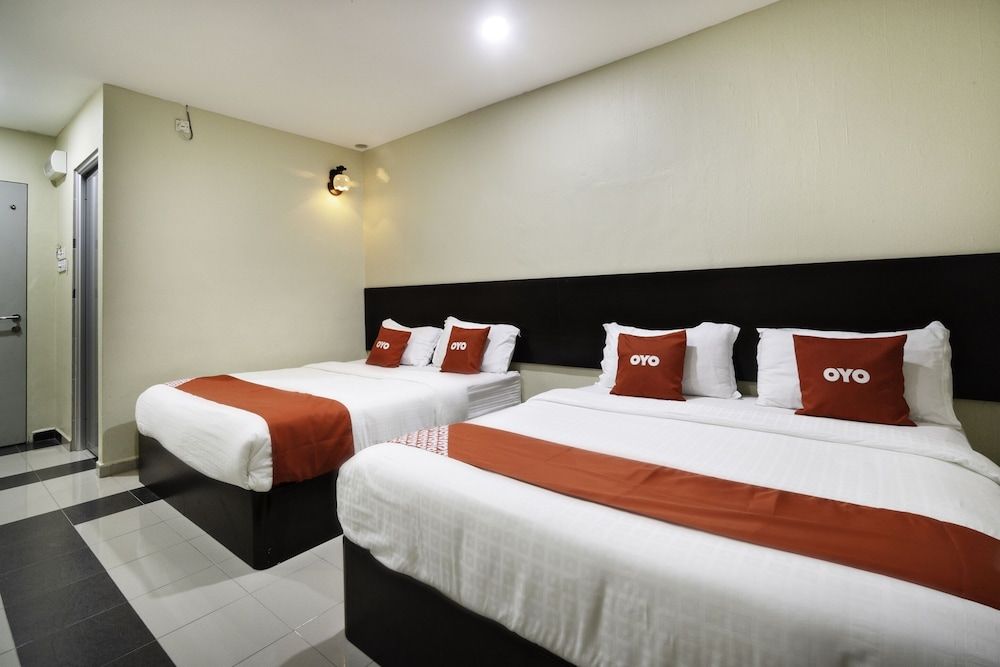 OYO 89960 Manjung Inn Hotel Family Suite 2