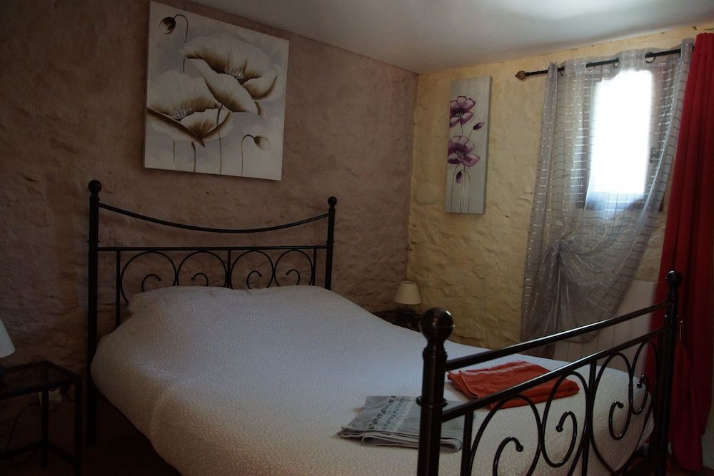 Prieuré d'orniols Traditional Room (LE PATIO)