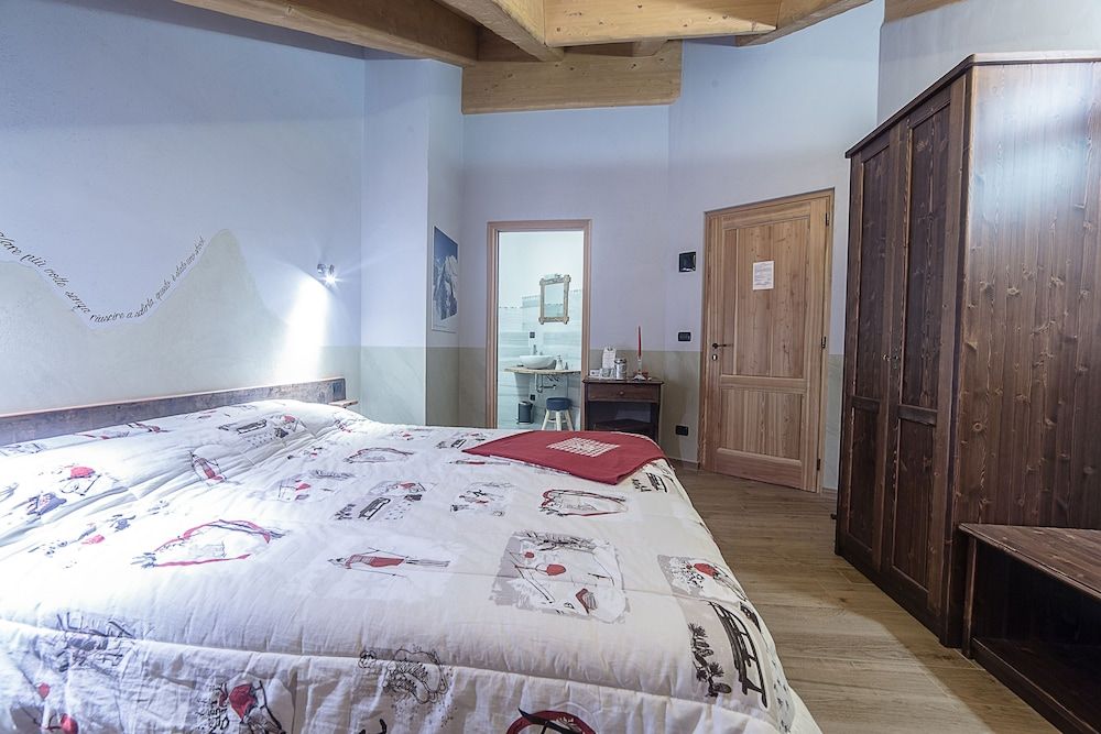 Alpe Rebelle Double Room, Private Bathroom 5