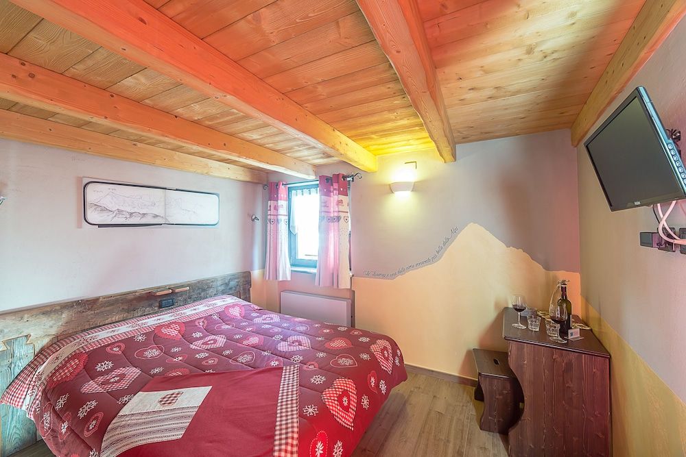 Alpe Rebelle Triple Room, Private Bathroom 4