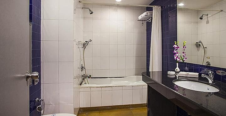 Capitol Hill Standard Room 4