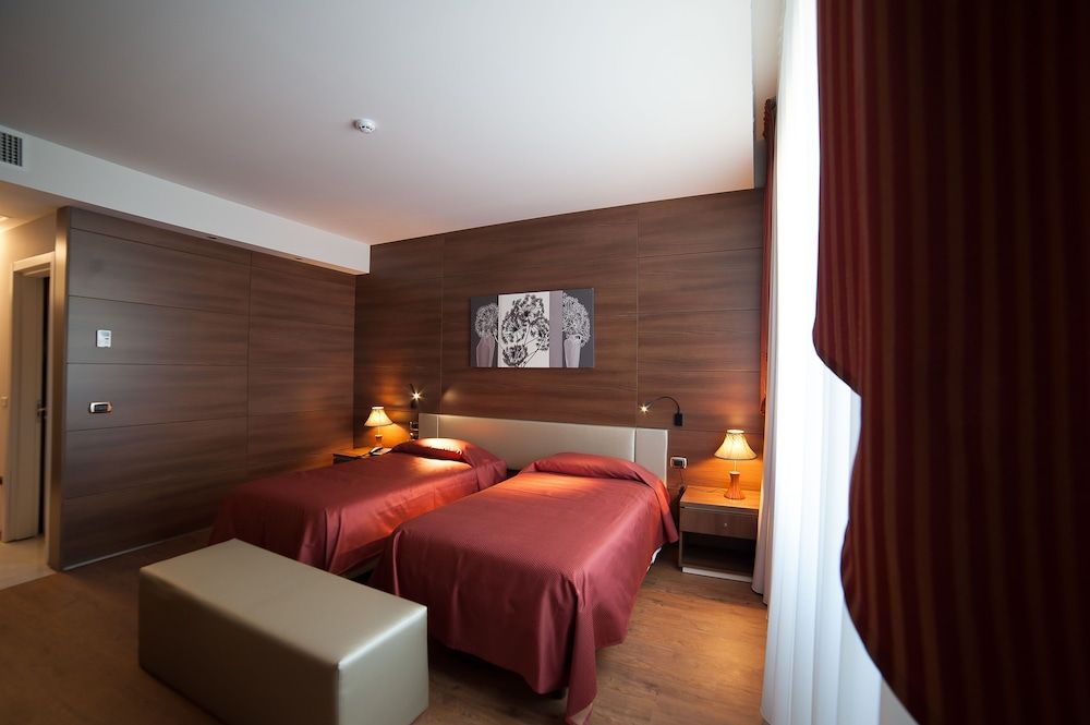 Double Room Single Use, 2 Twin Beds