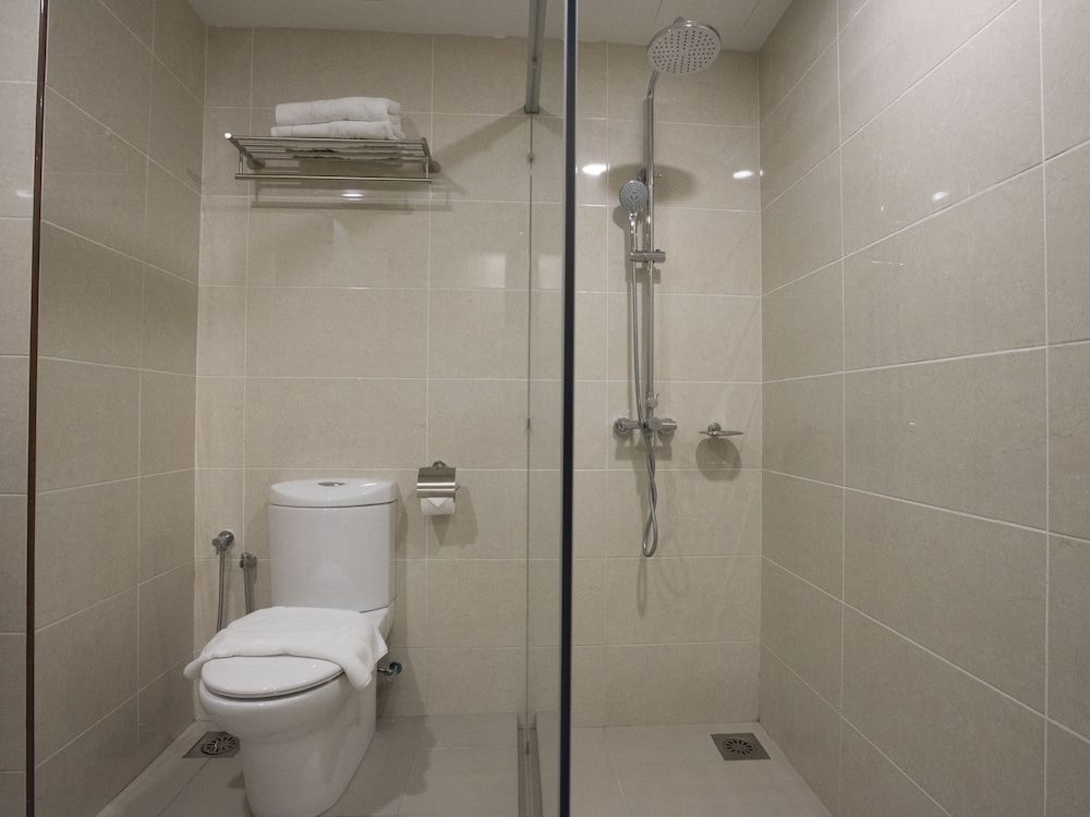 Hotel Holmes GP Deluxe Twin Room 4