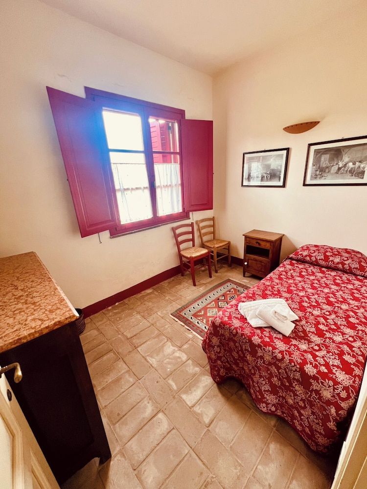 Family Apartment, Hill View