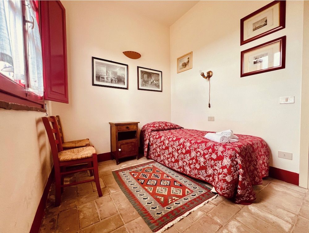 Family Apartment, Hill View