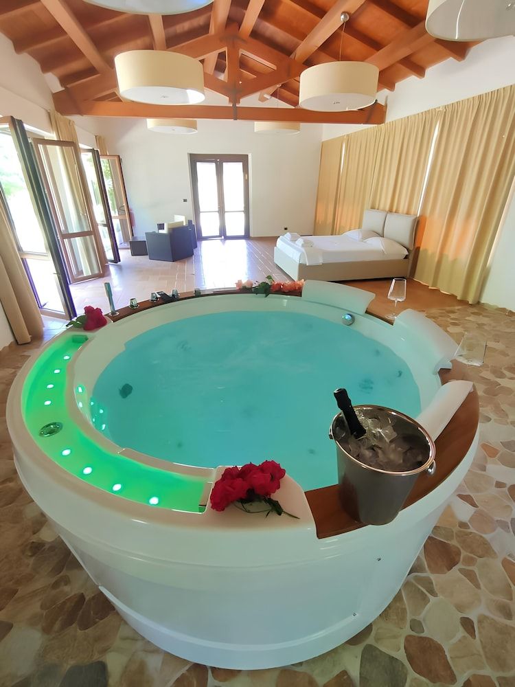 Private Spa Tub