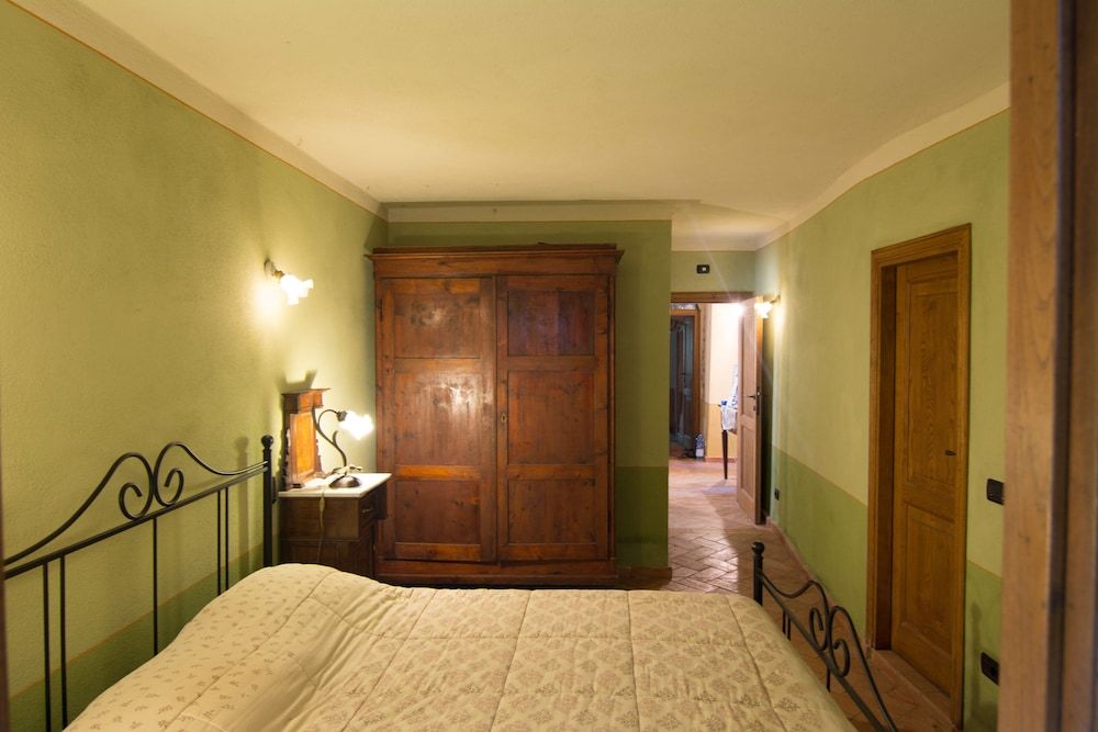 Family Room, Connecting Rooms, Hill View