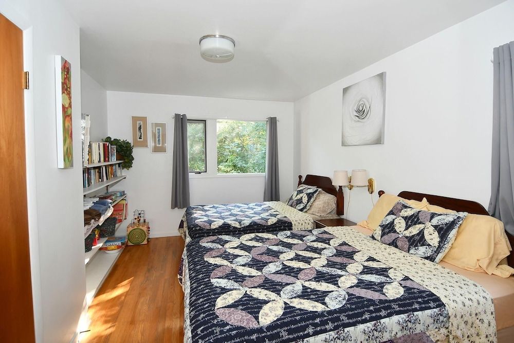 House, Multiple Beds (Serendipity - Large 5BR with a Hot Tu)