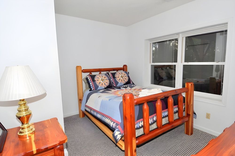 House, Multiple Beds (Almost Heaven - Cozy and Wonderful )