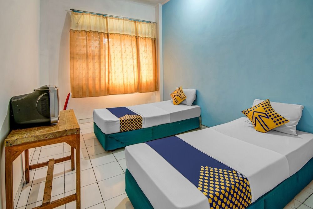 Spot ON 90964 Hotel Margadana Classic Twin Room 3