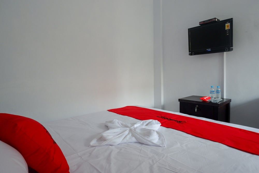 Family Room (RedDoorz)