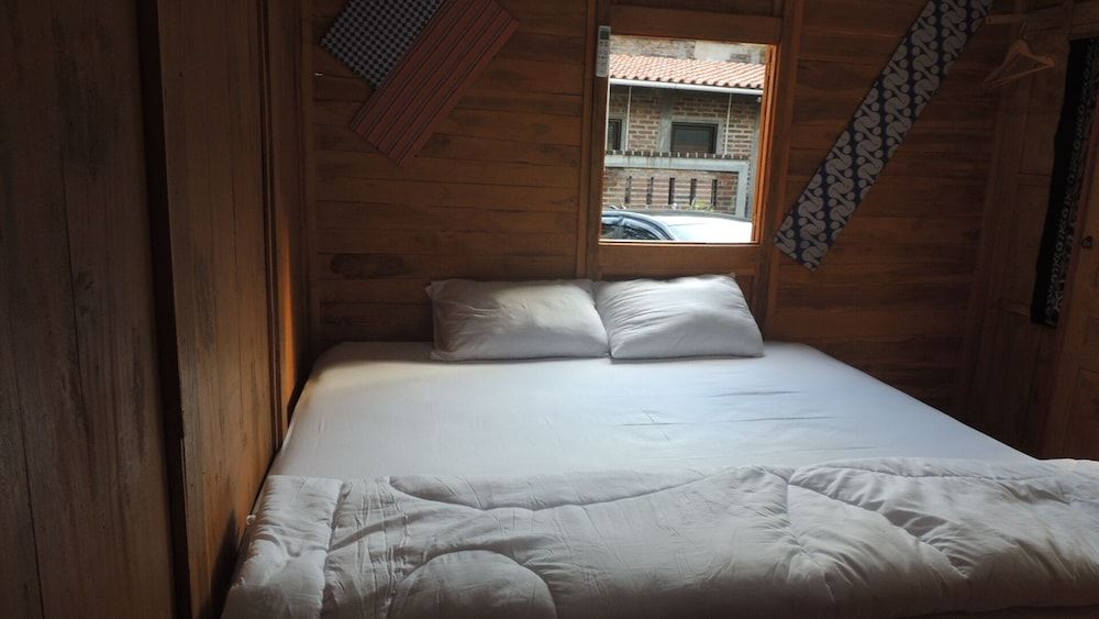 Omah Rumba Bata Deluxe Double Room 3