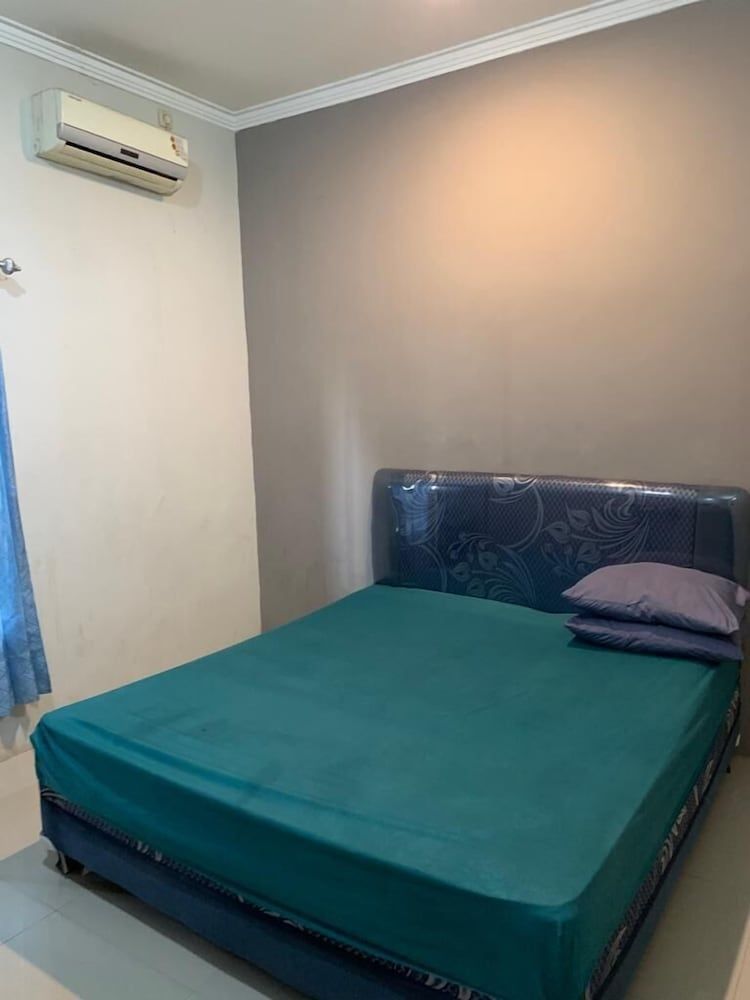 Hotel Nuansa Asri Basic Double Room, 1 Queen Bed 3