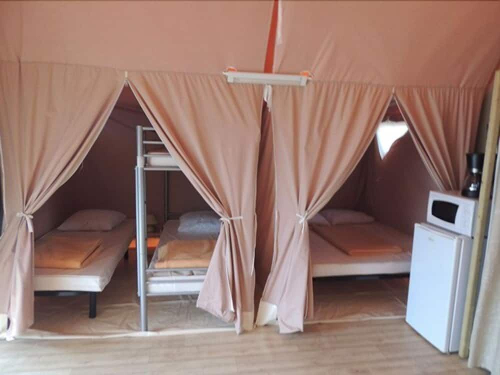 Tent (Canada)