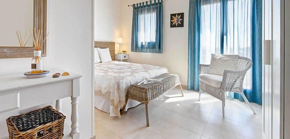 B&B La Terra dei Mari Superior Room, 1 Queen Bed, City View 3