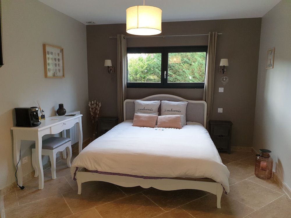 Double Room, 1 Queen Bed