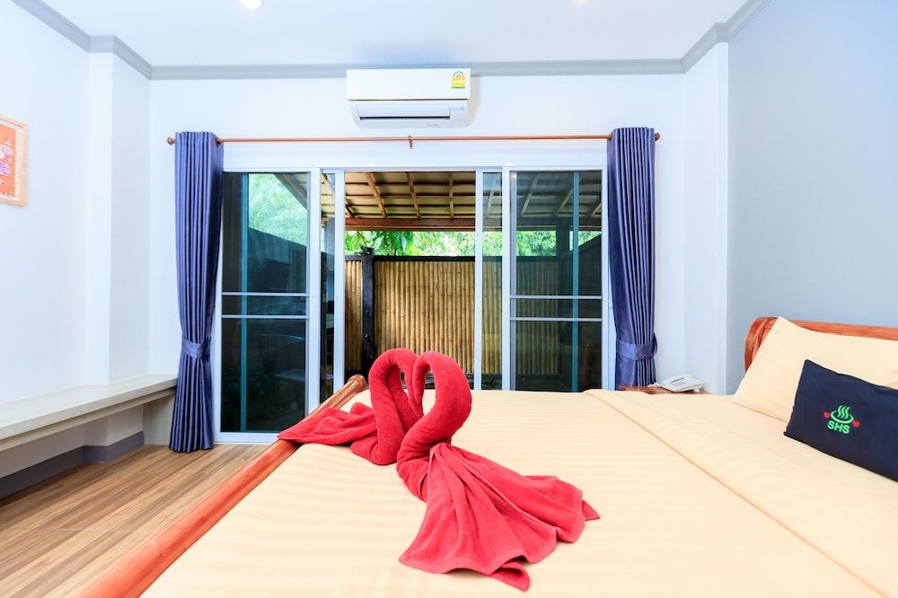 Saline Hot Spring Resort Deluxe Double Room 4