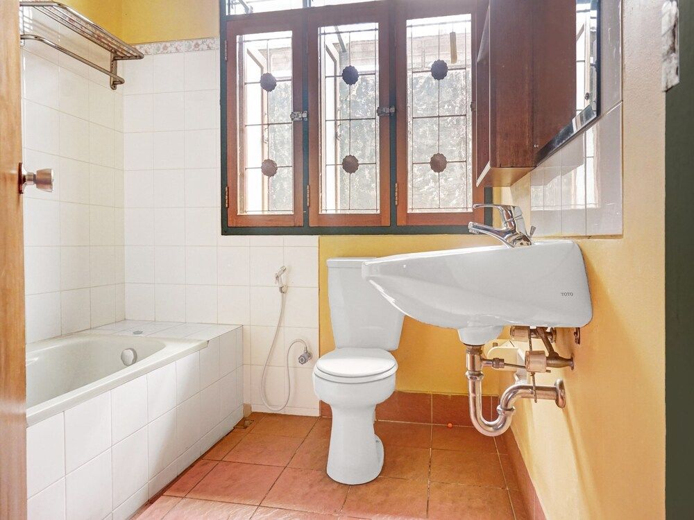 Capital O 90596 Hotel Griya Astoeti Family Suite 7