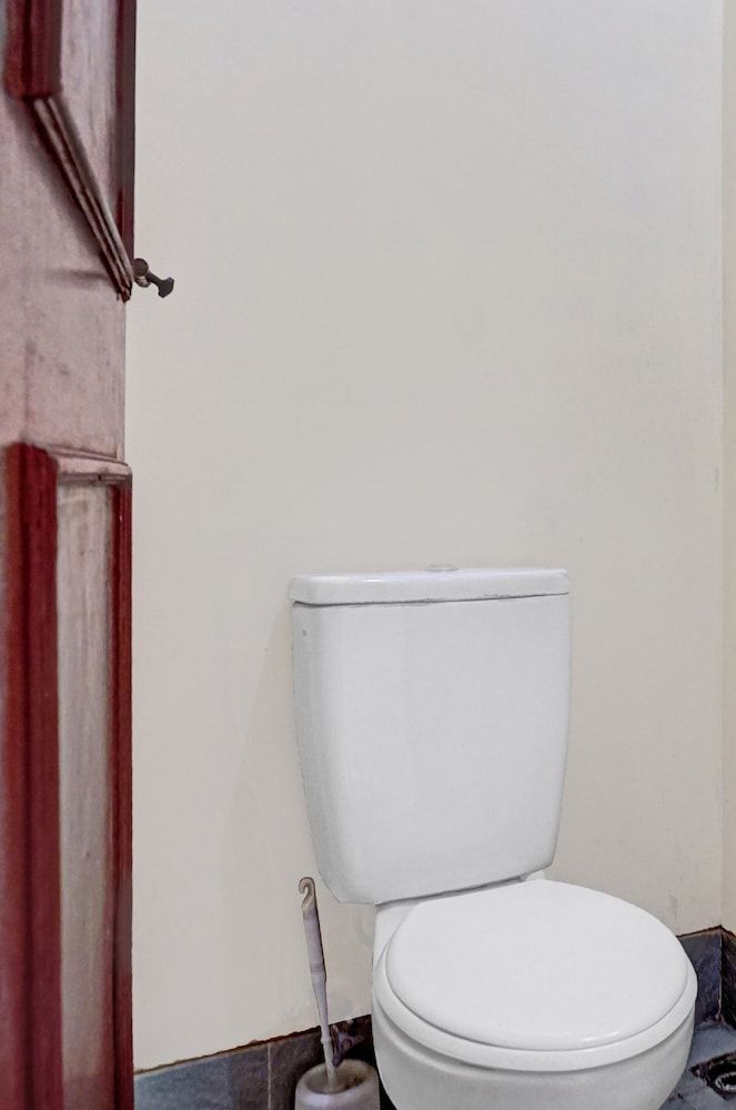 Capital O 90596 Hotel Griya Astoeti Standard Double Room 7