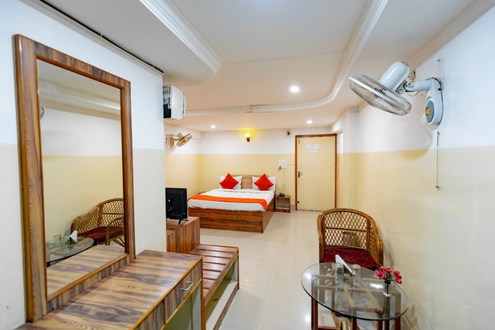 undefined Hotel Deendayal 5