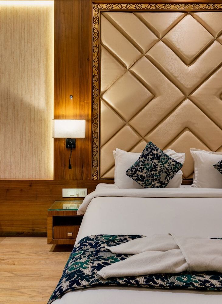 undefined Hotel Town Palace 2