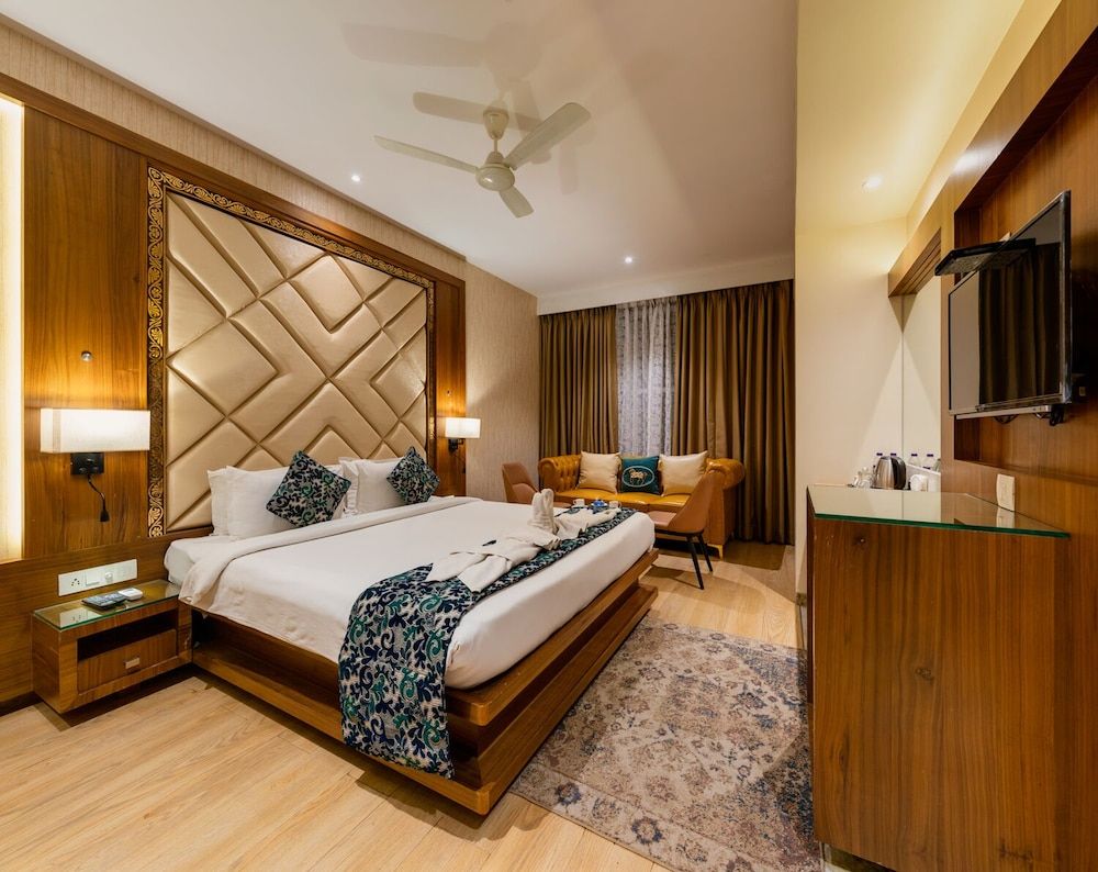 undefined Hotel Town Palace 8