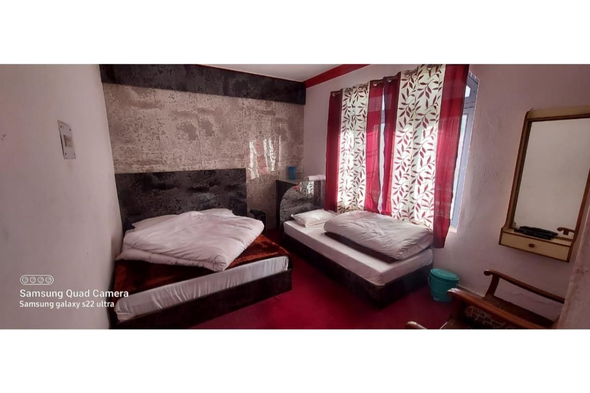 Hotel Shankar Shree Triple Deluxe Room 2