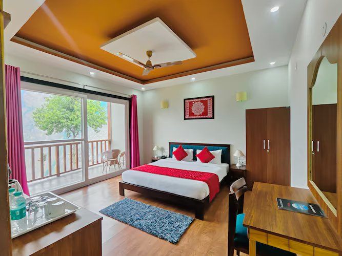 Satopanth The Auli Resort Premium Room with Himalayan View