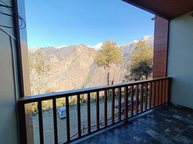 Satopanth The Auli Resort Premium Room with Himalayan View 4