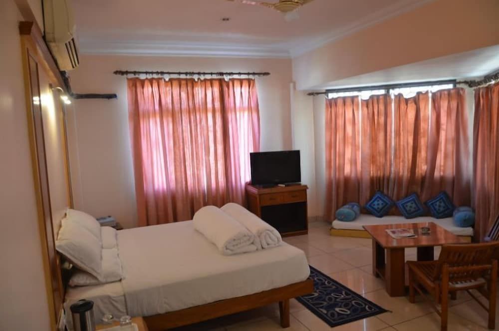 undefined Hotel Grand Riviera 8