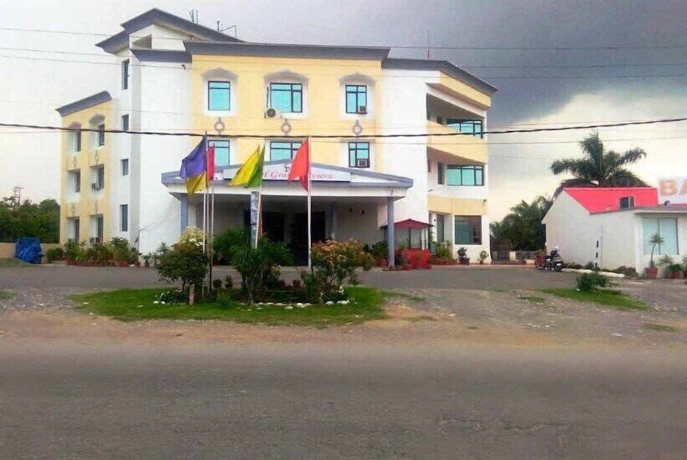 undefined Hotel Grand Riviera 6