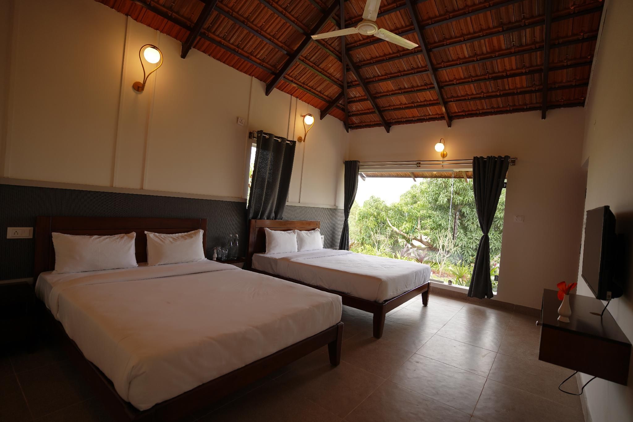 Queen Suite with Two Queen Beds