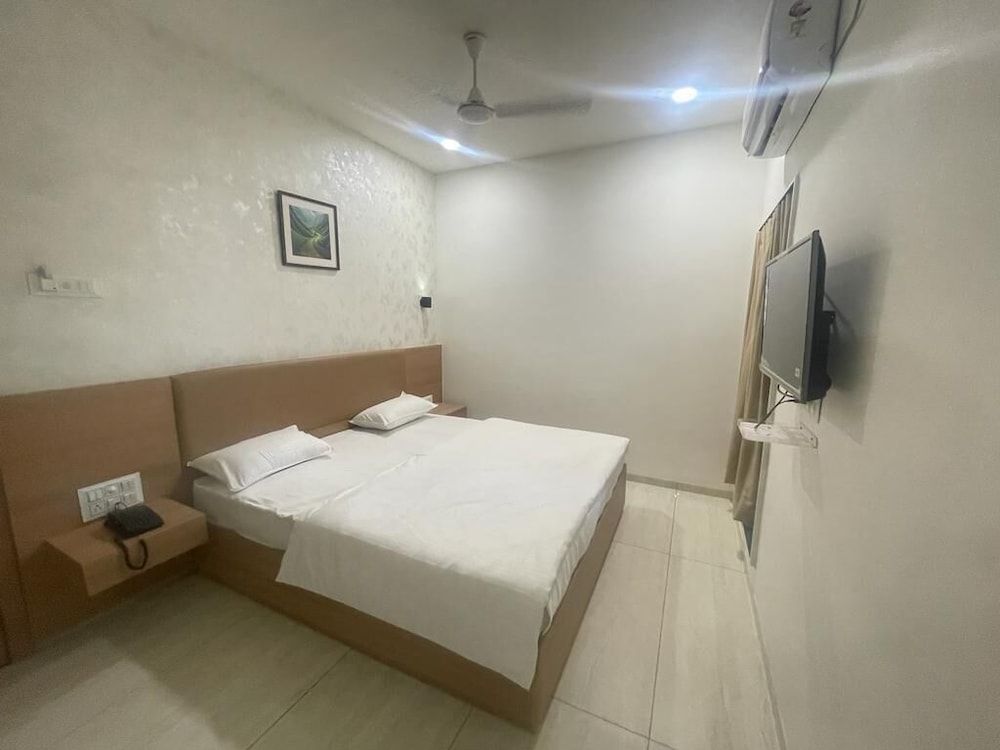 Hotel Sparsh Inn Morbi Deluxe Room