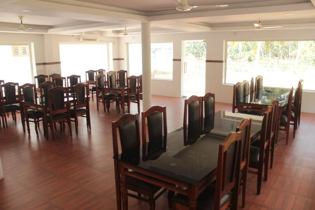 undefined OYO 22567 Travancore Island Resort 6