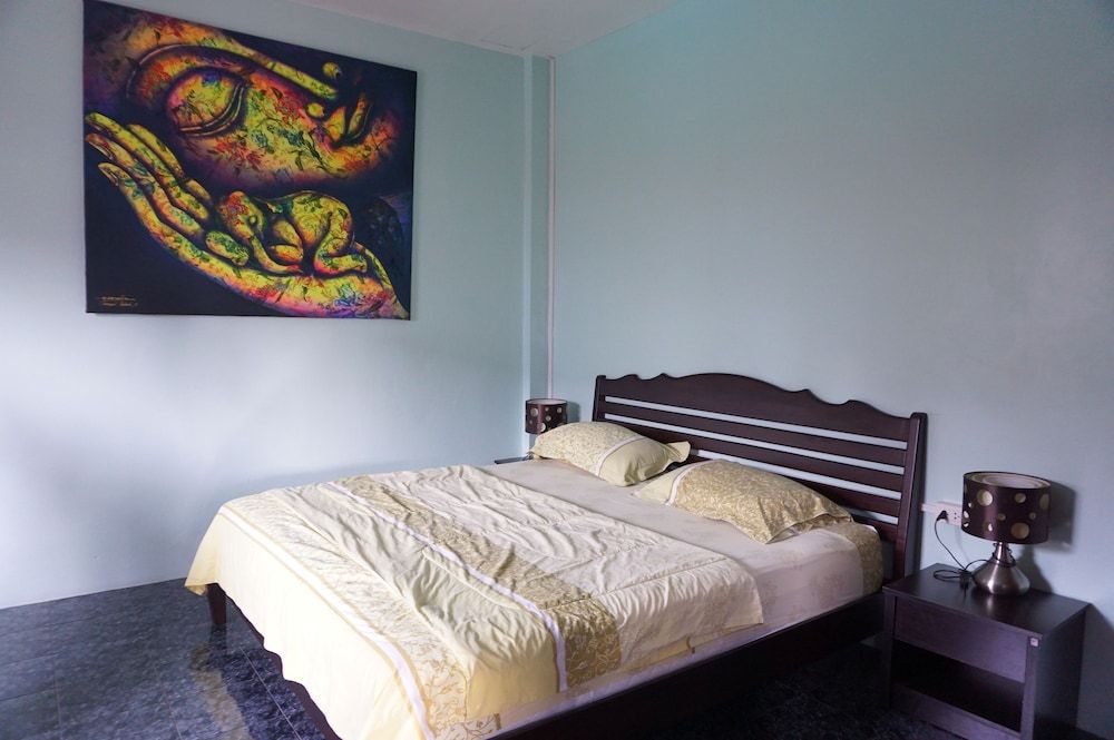 undefined Martin's Swiss Guesthouse 2