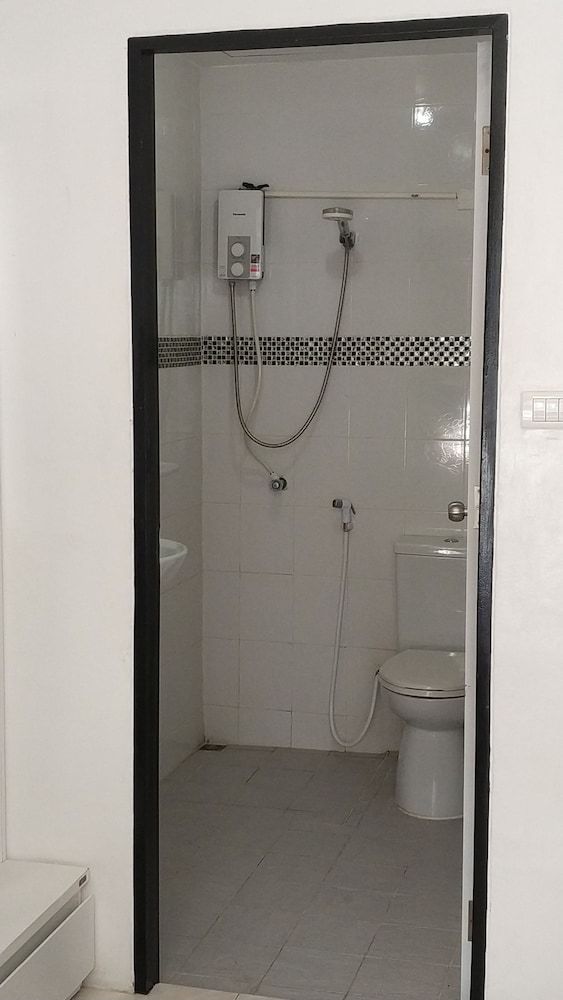 Desire Guesthouse Patong Double Room, 1 King Bed, Non Smoking 12