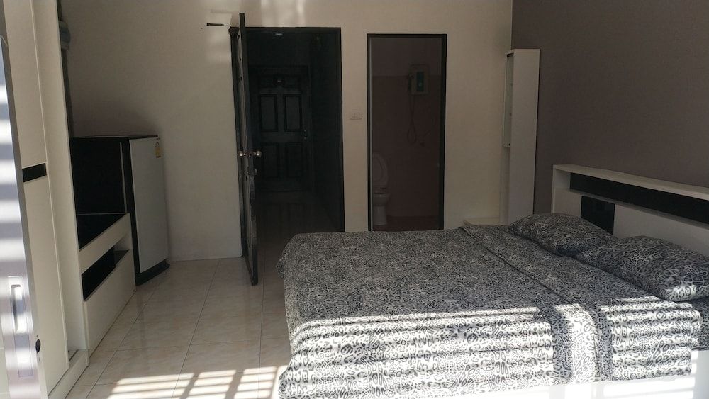 undefined Desire Guesthouse Patong 7