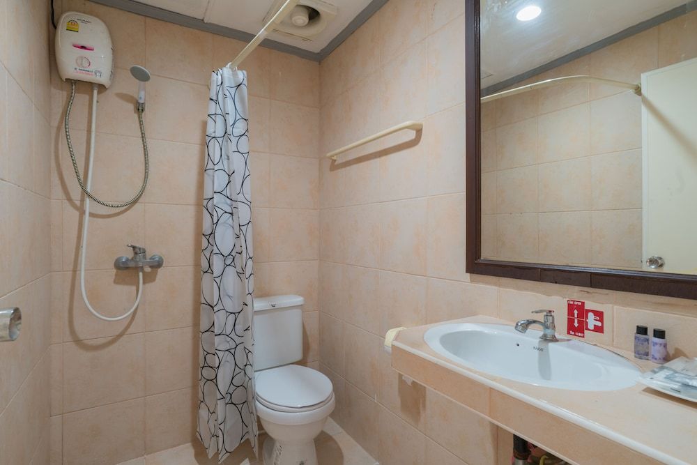 Knock Knock Beach Boutique Deluxe King Room 4