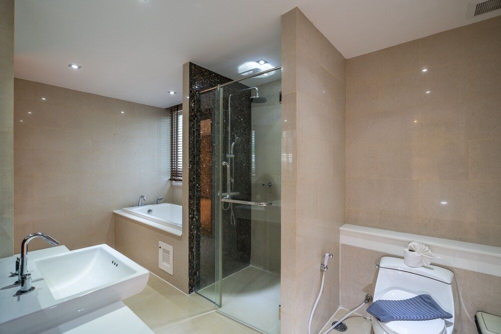 Privilege Residences by Lofty Luxury Apartment, 1 King Bed, Bay View 8