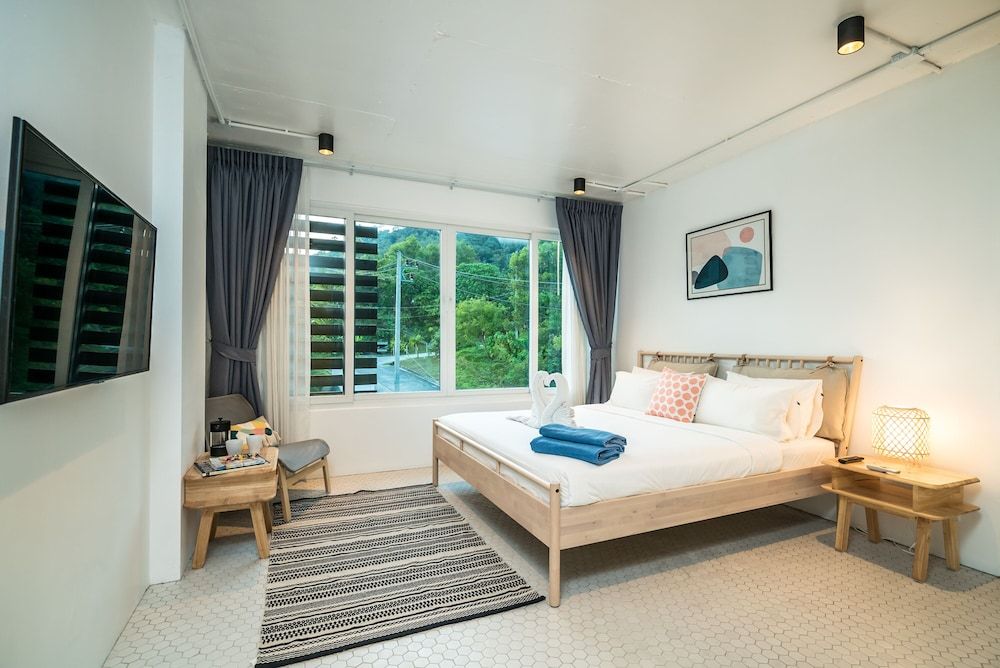 undefined Baycliff Residence by Lofty 8