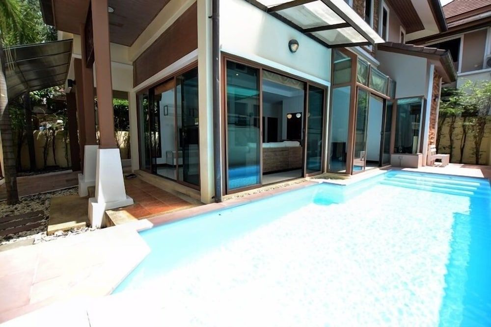 undefined Baan Aroonpat 6