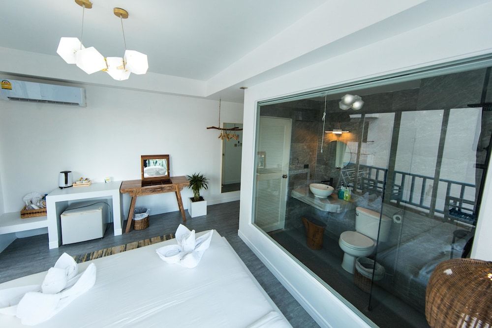 Up2you Hotel Room (King Bed) 4