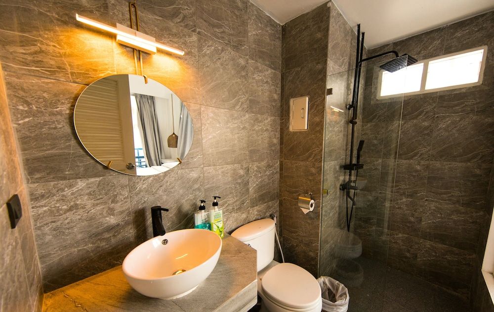 Up2you Hotel Room (King Bed) 5