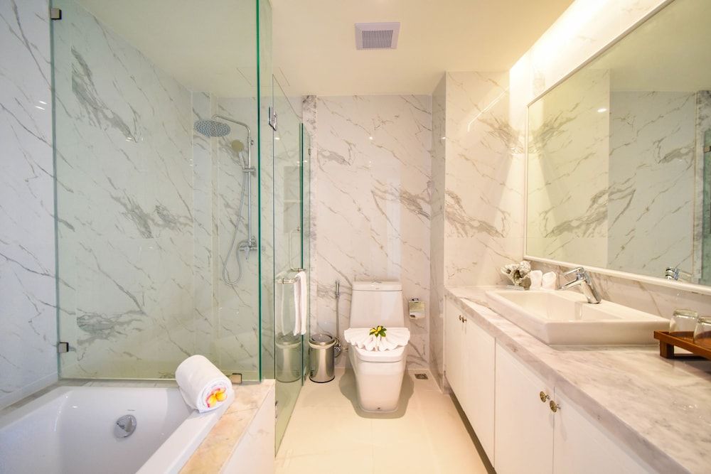 The Aristo Seaview Hotel Patong 1 Bedroom Corner Suite with Garden View 7