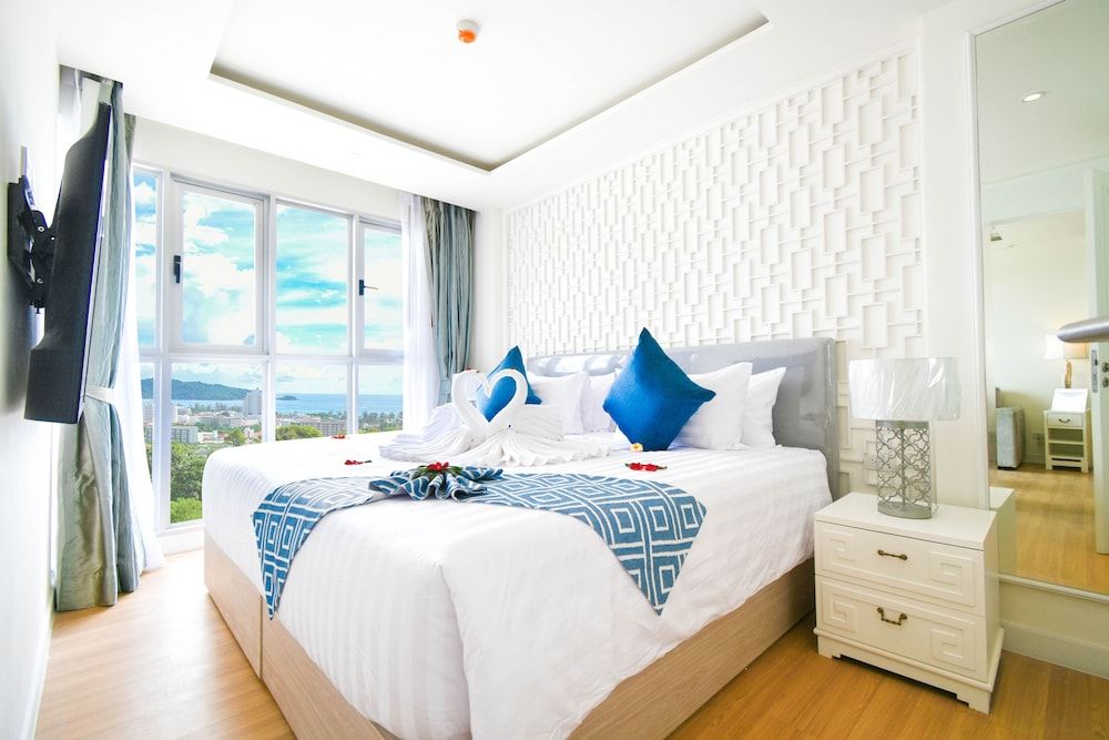 The Aristo Seaview Hotel Patong 1 Bedroom Corner Suite with Garden View